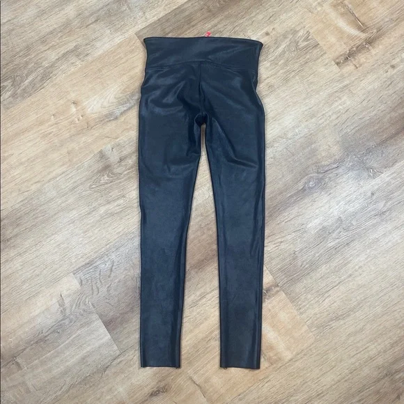 Spanx Faux Leather FLAW Shapewear Black Leggings Size S - Picture 3 of 10